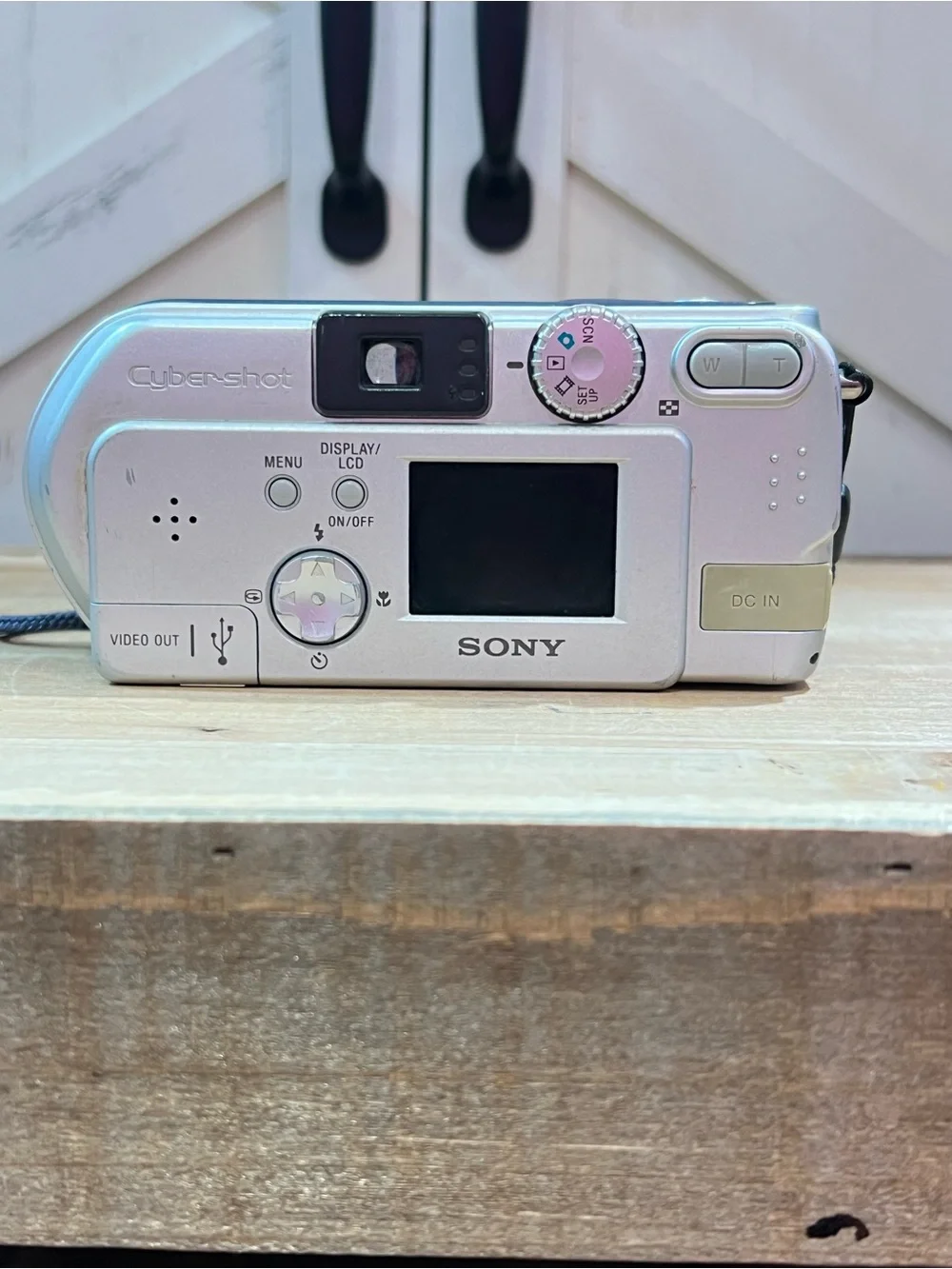 Sony Cyber-shot DSC-P71 3.2MP Compact Digital Camera w/ 128mb Memory Stick Works